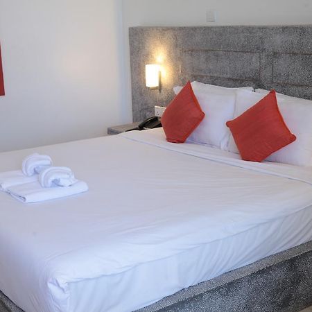 K9 Riverside Hotel Пном Пен Екстериор снимка