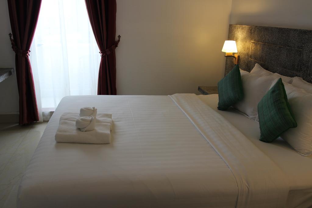 K9 Riverside Hotel Пном Пен Екстериор снимка