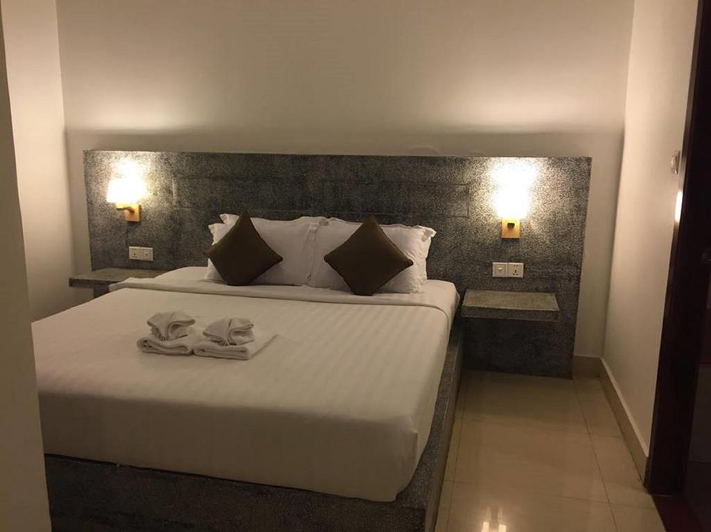 K9 Riverside Hotel Пном Пен Екстериор снимка